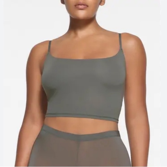 SKIMS FITS EVERYBODY CROPPED CAMI COLOR GUNMETAL LIMITED EDITION - Picture 5 of 5